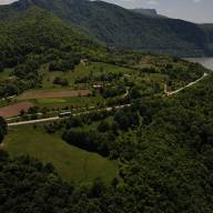 Plac u Đerdapskoj klisuri iznad Trajanove table